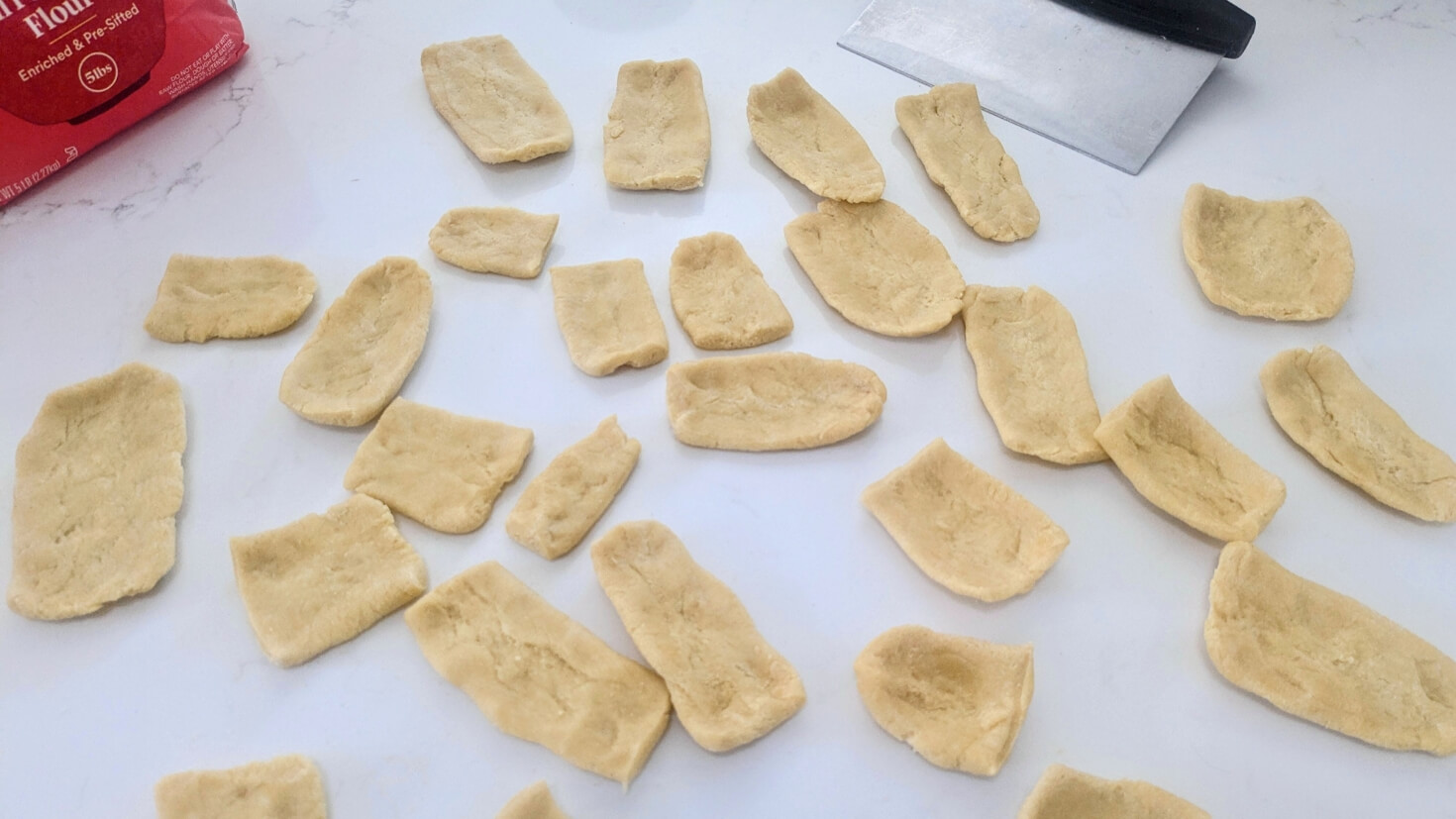 Parmatieddi pieces shaped like palm leaves